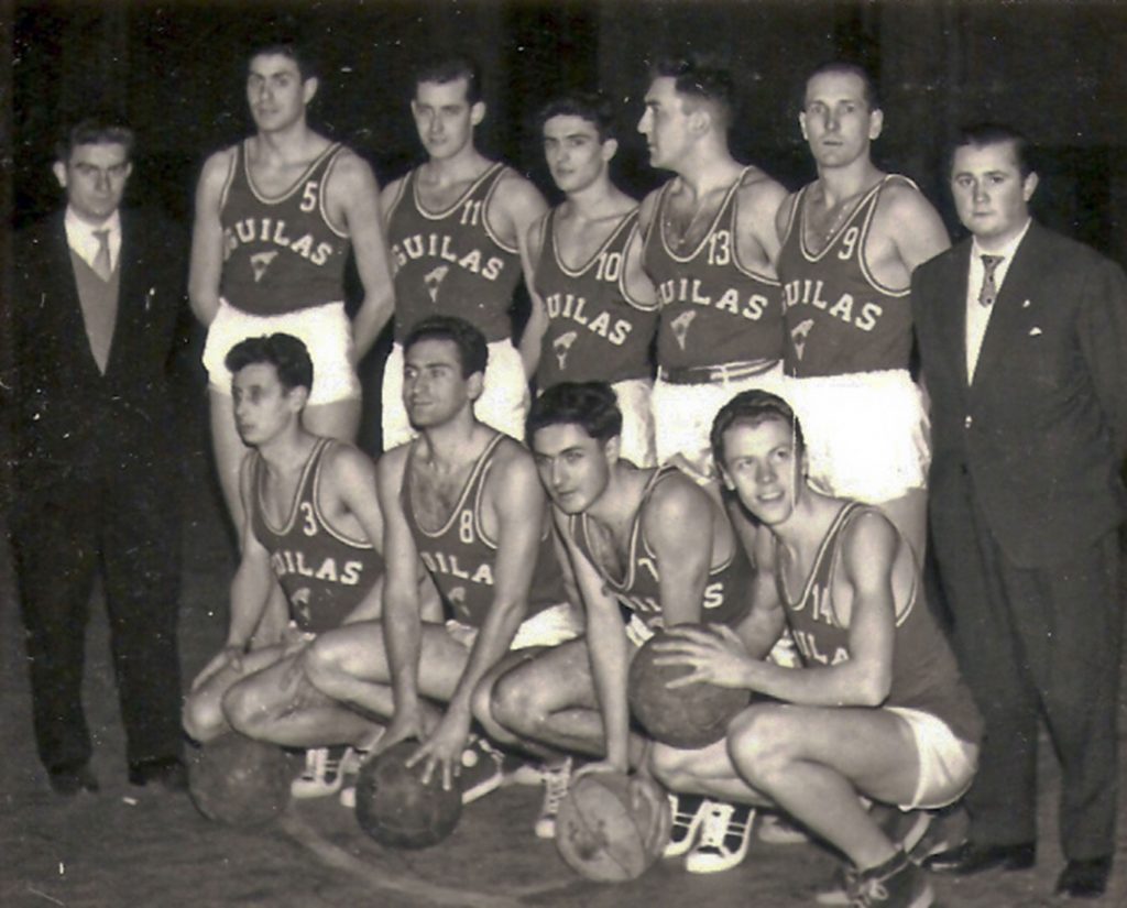 Águilas (1A Div.) Temporada 195758 ALBUM RGTRO. GRAF. FUNDACION